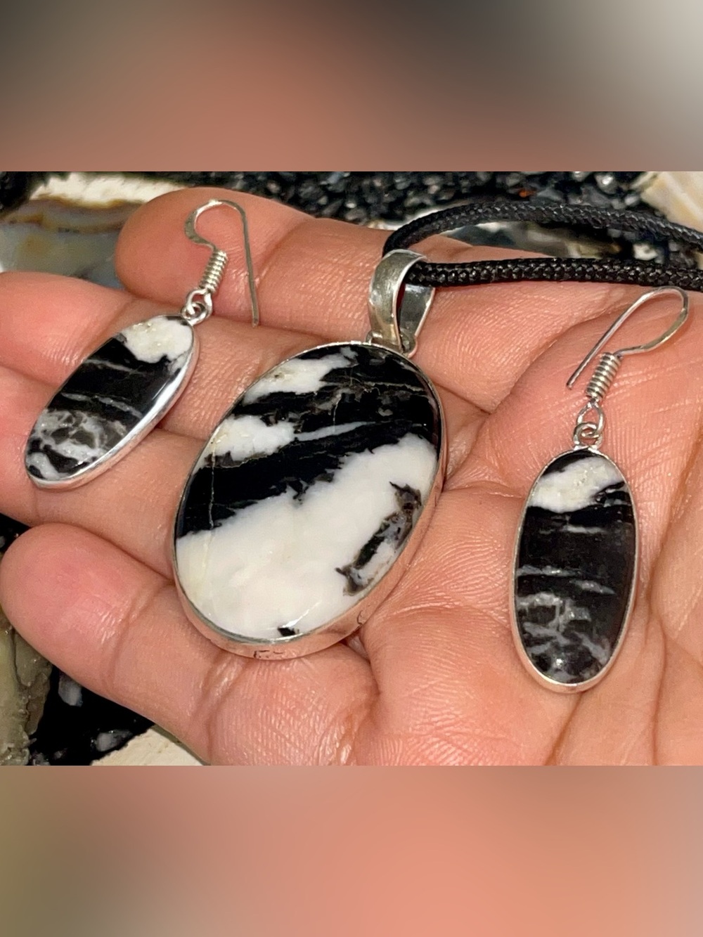 White Buffalo Turquoise Pendant & Earrings Set - Picture 8 of 17